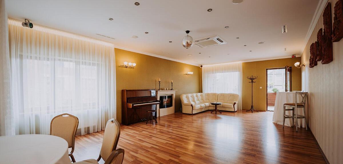 Boutique Hotel Maraton Кошице Экстерьер фото